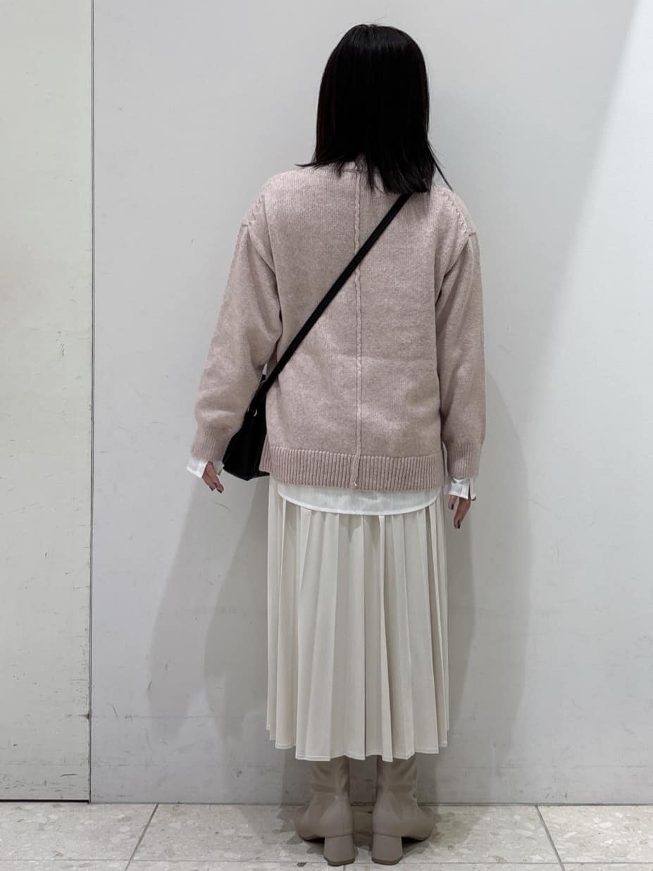 mameさんの「OPAQUE.CLIP｜リラクシークルーネックニット【洗濯機OK】」を使ったコーディネート