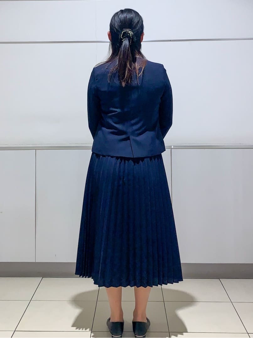 染さんの「OPAQUE.CLIP｜《通勤／セットアップ対応》 パイピングVネックジャケット【洗濯機OK】」を使ったコーディネート