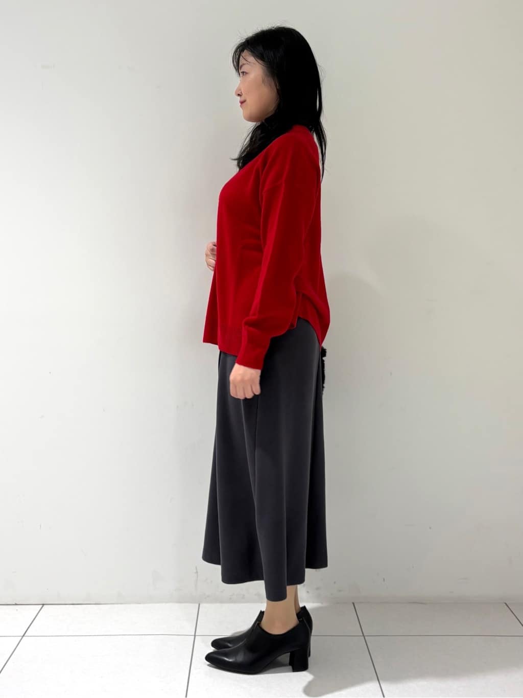 momokoさんの「INDIVI｜【洗える／カシミヤ混】ボトルネック ドルマンスリーブニット」を使ったコーディネート