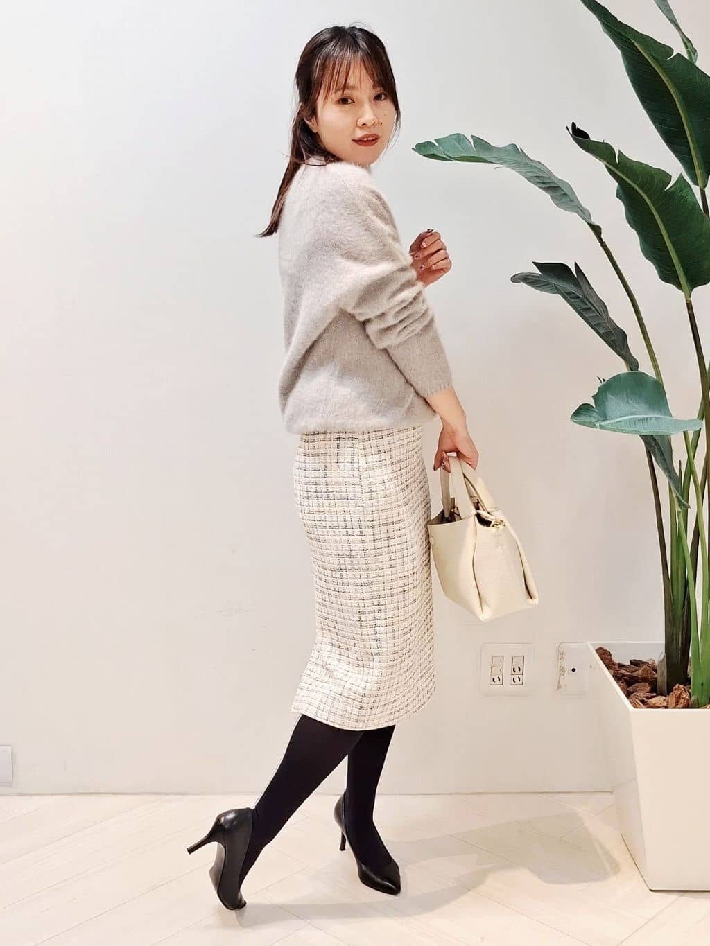 YuKaRiさんの「UNTITLED｜【大人な品格/ふわふわニット】フォックスカシミヤ コクーンニット」を使ったコーディネート