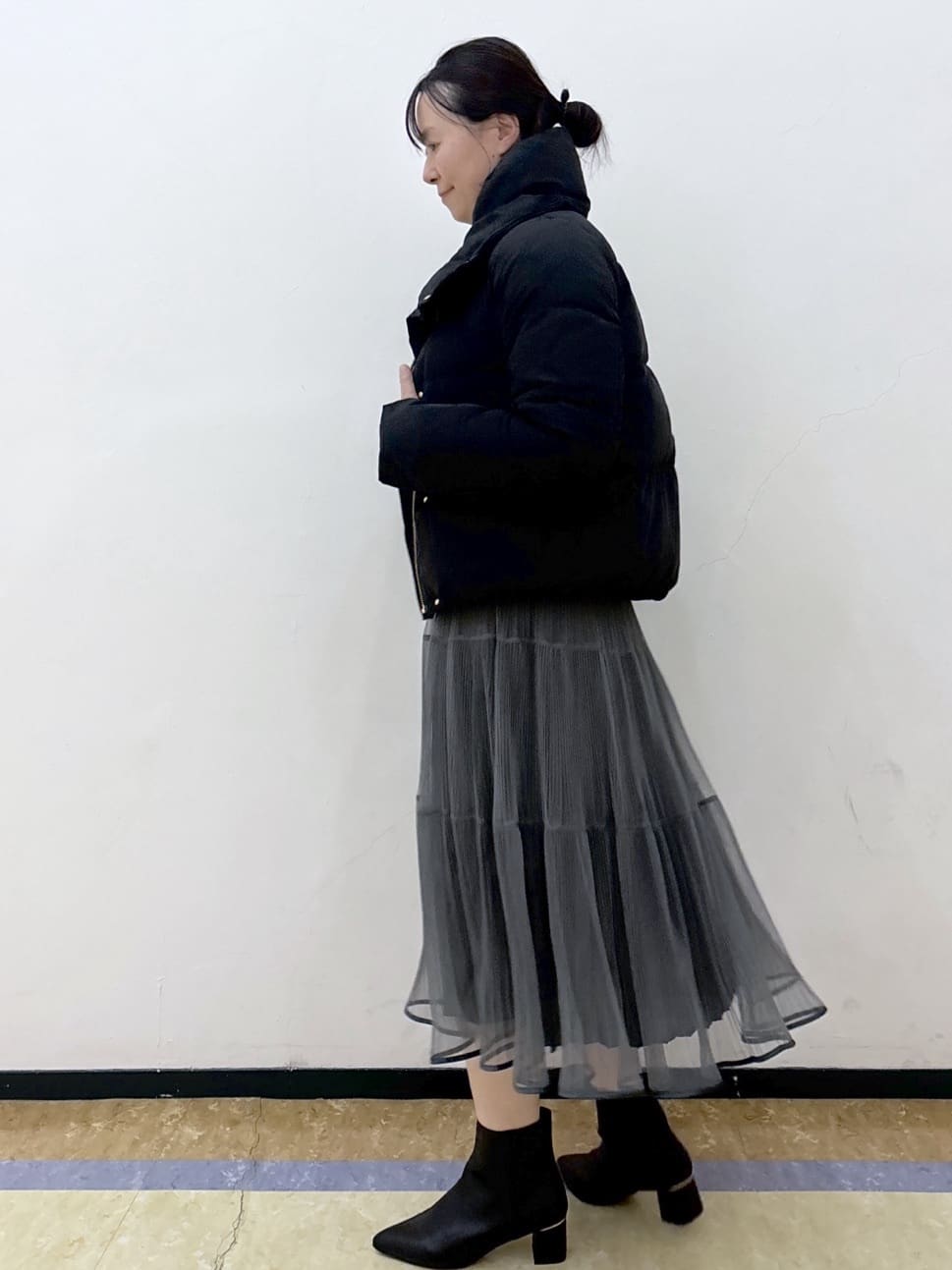 akariさんの「index｜ラメ混ファンシーケーブルVネックニット【洗濯機OK】」を使ったコーディネート