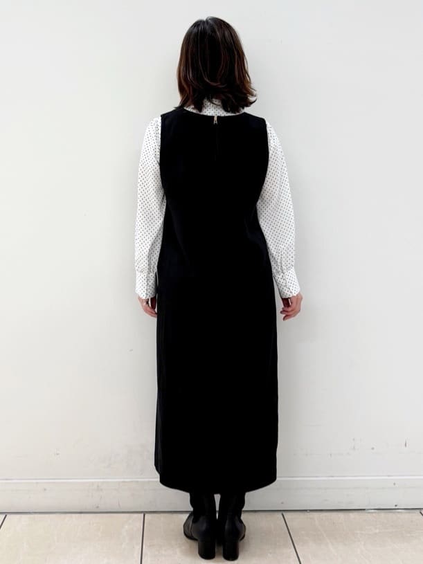 KIKIさんの「Reflect｜【すっきりシルエット】スエードライクジャンパースカ―ト」を使ったコーディネート