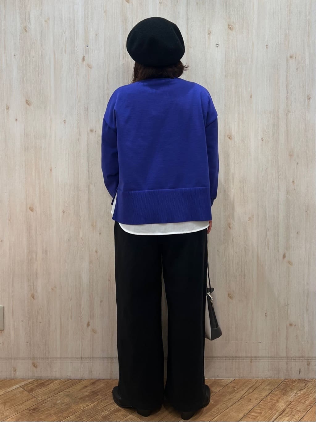 まーちゃんさんの「SHOO･LA･RUE｜【2点セット/洗濯機可/S-LL】着回しがきく もちもちハイネックニット+裾シャツインナー」を使ったコーディネート