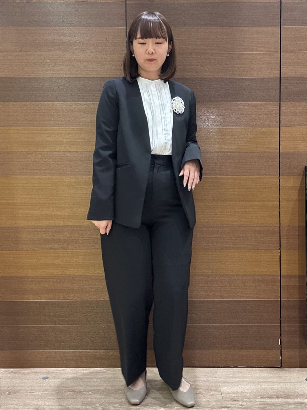 yumeさんの「OPAQUE.CLIP｜《通勤／セットアップ対応》 Vネックジャケット／ダブルクロス【洗濯機OK】」を使ったコーディネート