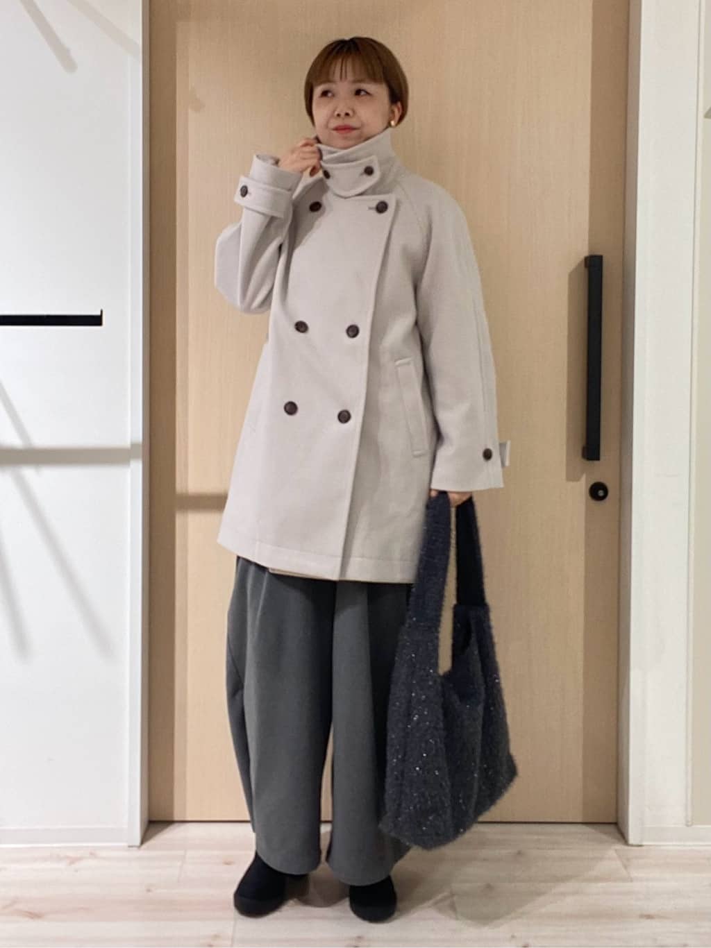 ひらしーさんの「SHOO･LA･RUE｜【S-LL/洗濯機可】さりげないラメが上品　クルーネックニット」を使ったコーディネート
