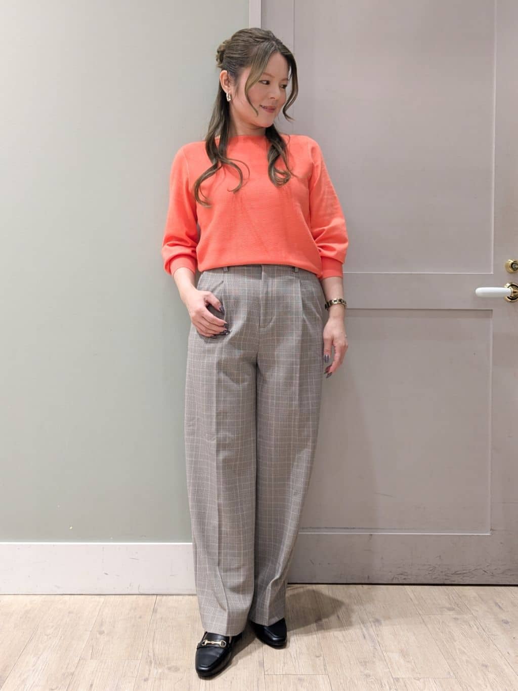 kuwawaさんの「grove｜【最終お値下げ！】ガーターボートネックプルオーバー【洗える/毛玉軽減】」を使ったコーディネート