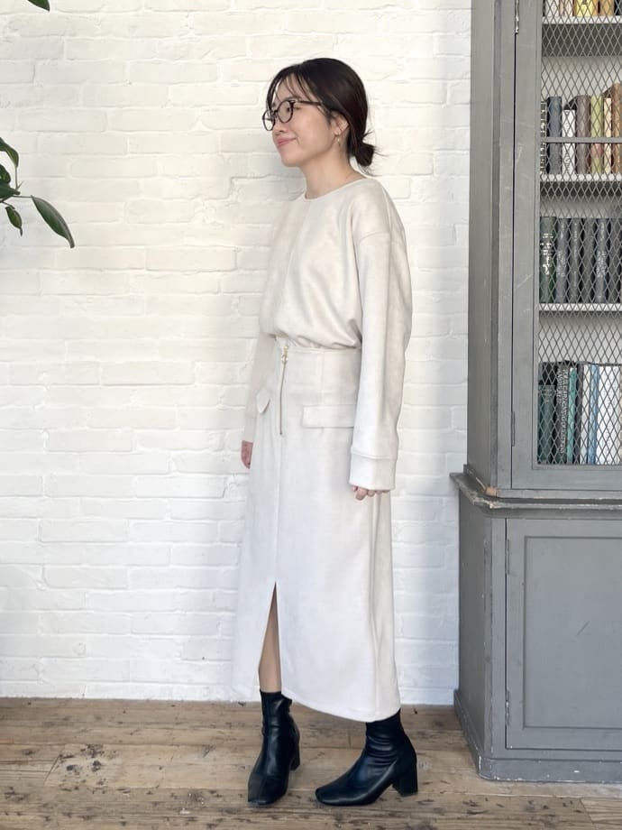 saoriさんの「【セットアップ可／手洗い可】カットスエードプルオーバー」を使ったコーディネート
