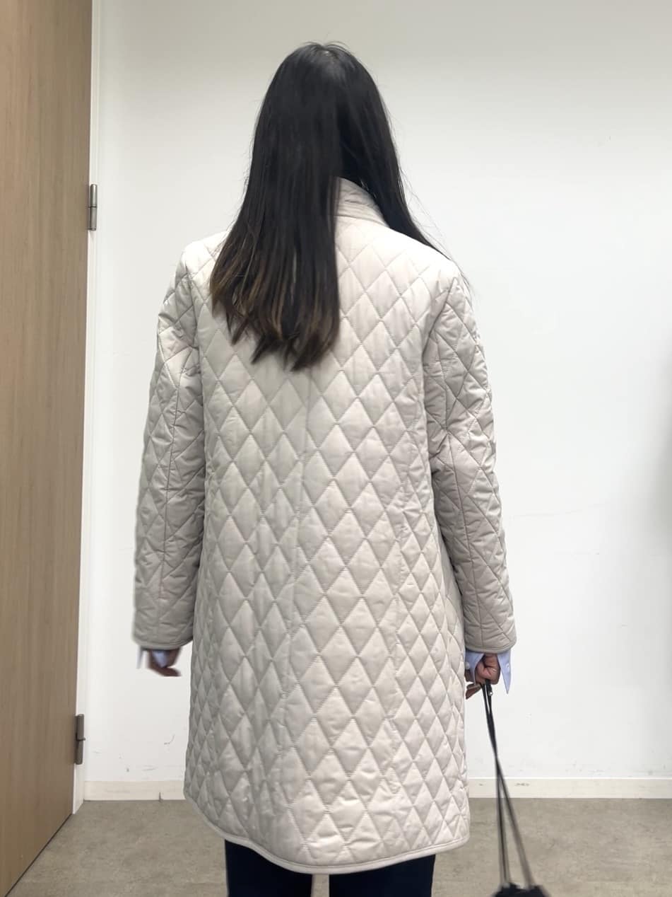 cotaniさんの「SHOO･LA･RUE｜【撥水/フード取り外し可】自然にくびれる あったかダイヤ柄キルトコート【CIRCRIC】」を使ったコーディネート