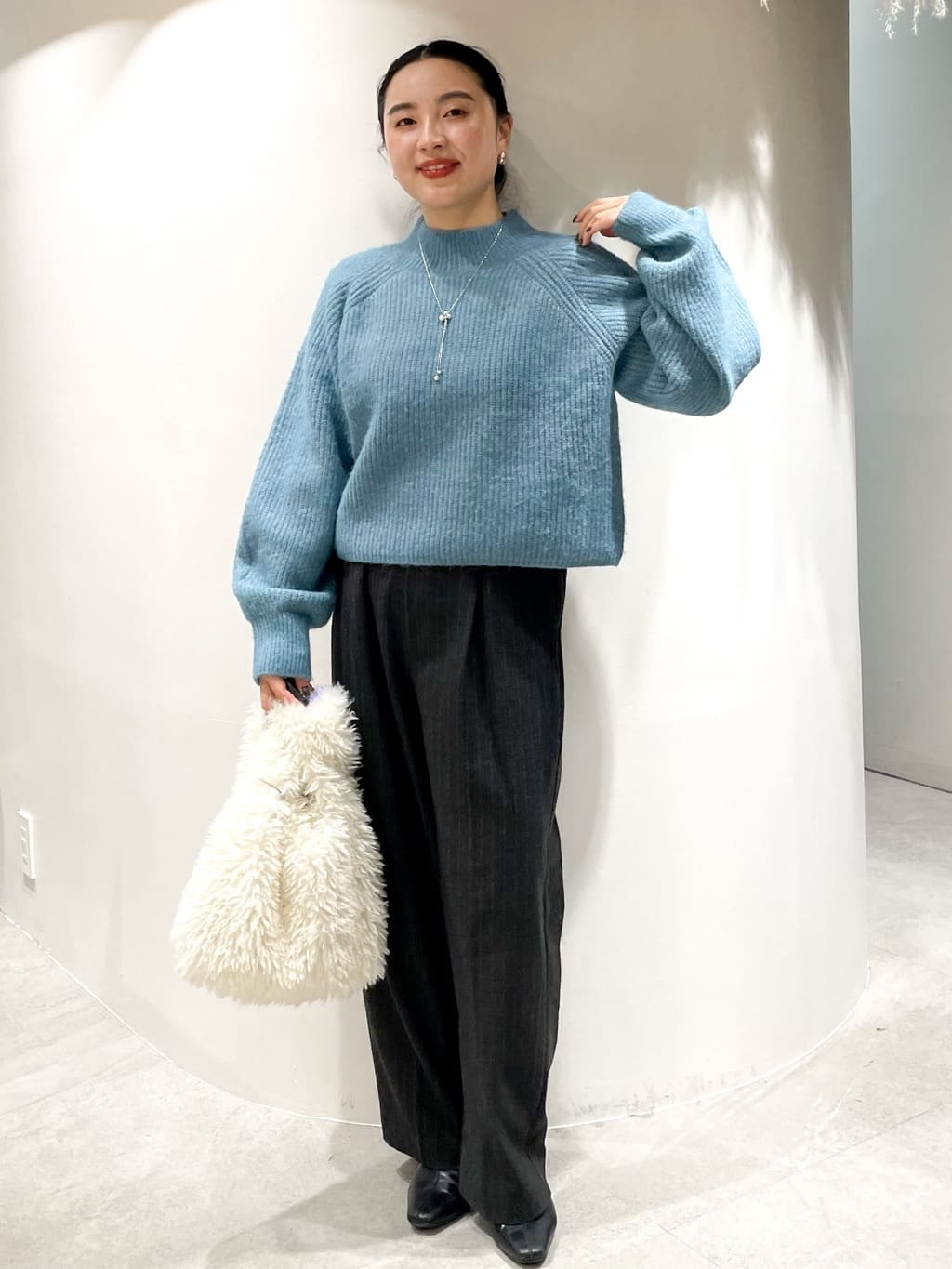 かりんさんの「OPAQUE.CLIP｜ピンストライプイージーワイドパンツ【吸湿発熱／ストレッチ／洗濯機OK】」を使ったコーディネート