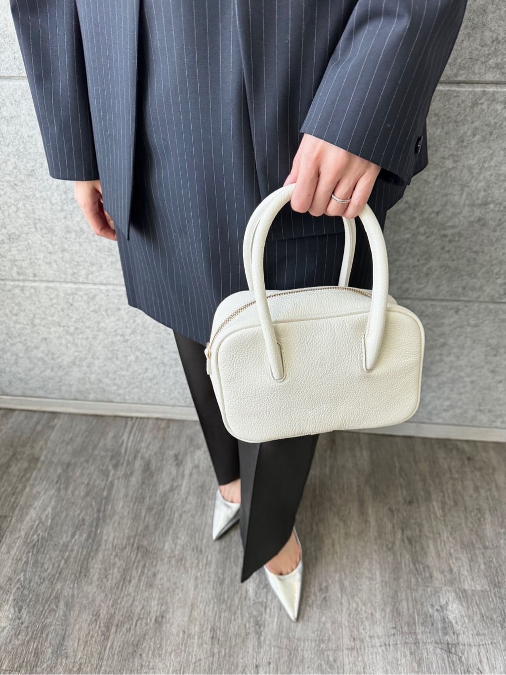 uchi__yamaさんの「CODE A｜power shollder mini dress」を使ったコーディネート