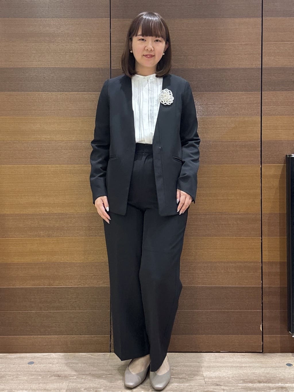 yumeさんの「OPAQUE.CLIP｜《通勤／セットアップ対応》 Vネックジャケット／ダブルクロス【洗濯機OK】」を使ったコーディネート