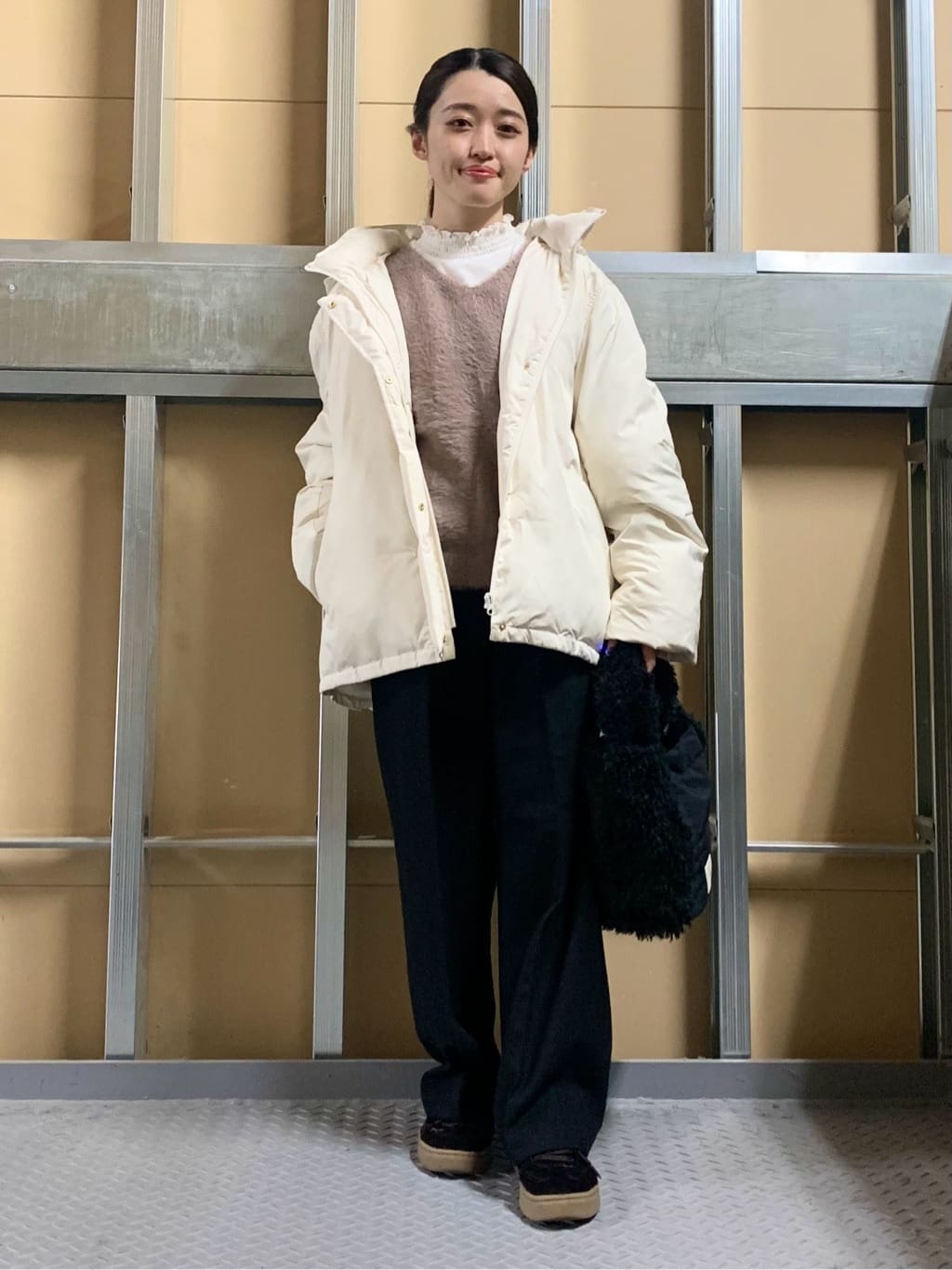 sahoさんの「THE SHOP TK｜【ぎゅっとされているような暖かさ】撥水中綿ブルゾン」を使ったコーディネート