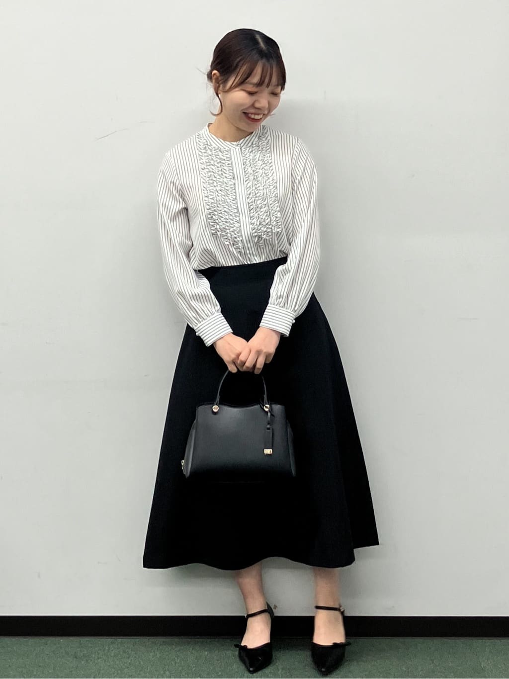 MAYUKIさんの「index｜バンドカラーフリルブラウス【洗濯機OK／イージーアイロン】」を使ったコーディネート