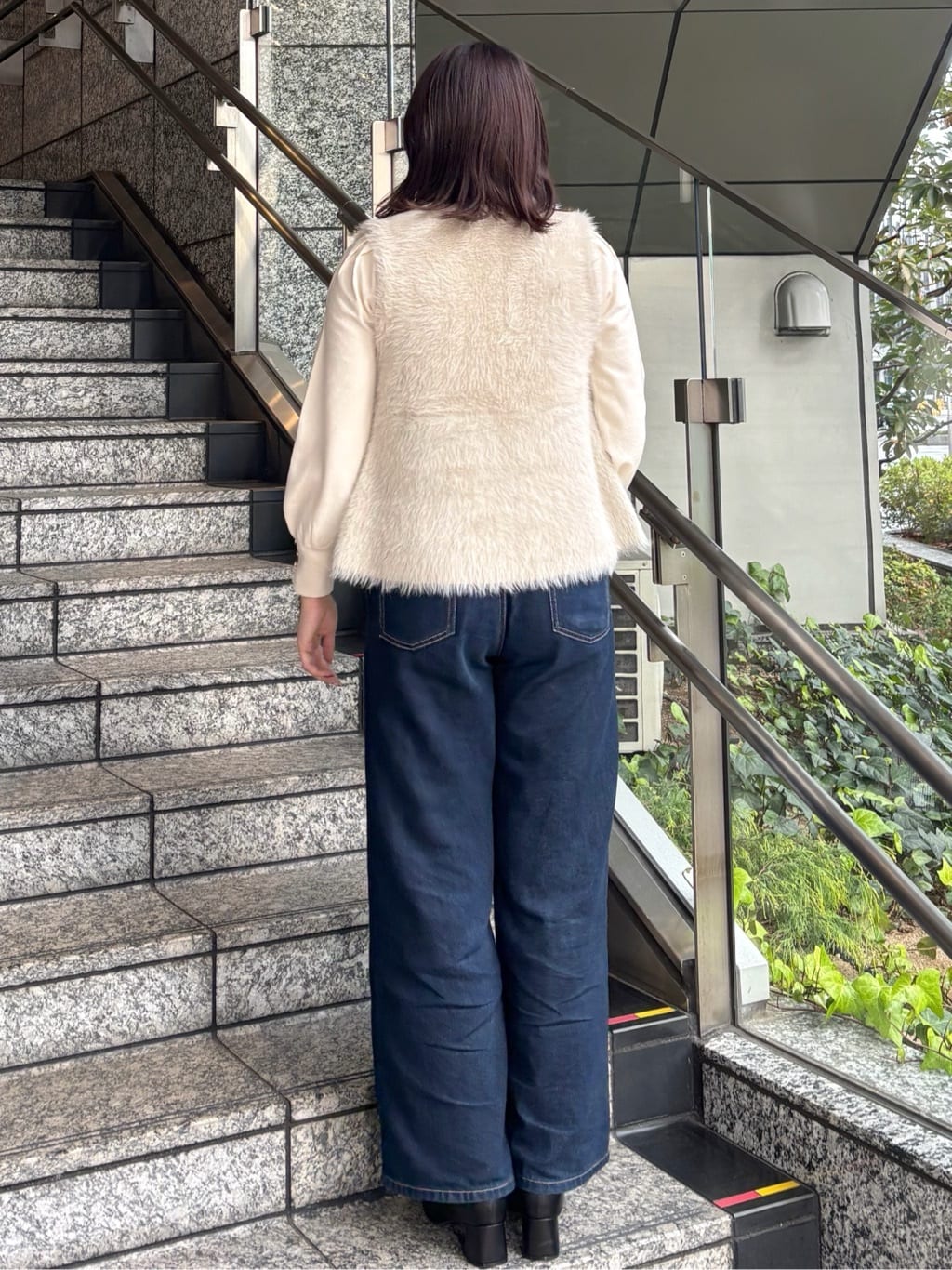 このかさんの「index｜《andGIRL掲載》フェザーペプラムジレ【洗濯機OK／抗ピル】」を使ったコーディネート