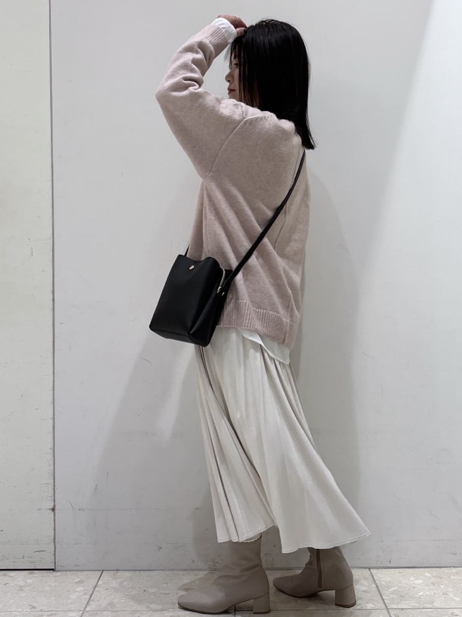 mameさんの「OPAQUE.CLIP｜リラクシークルーネックニット【洗濯機OK】」を使ったコーディネート