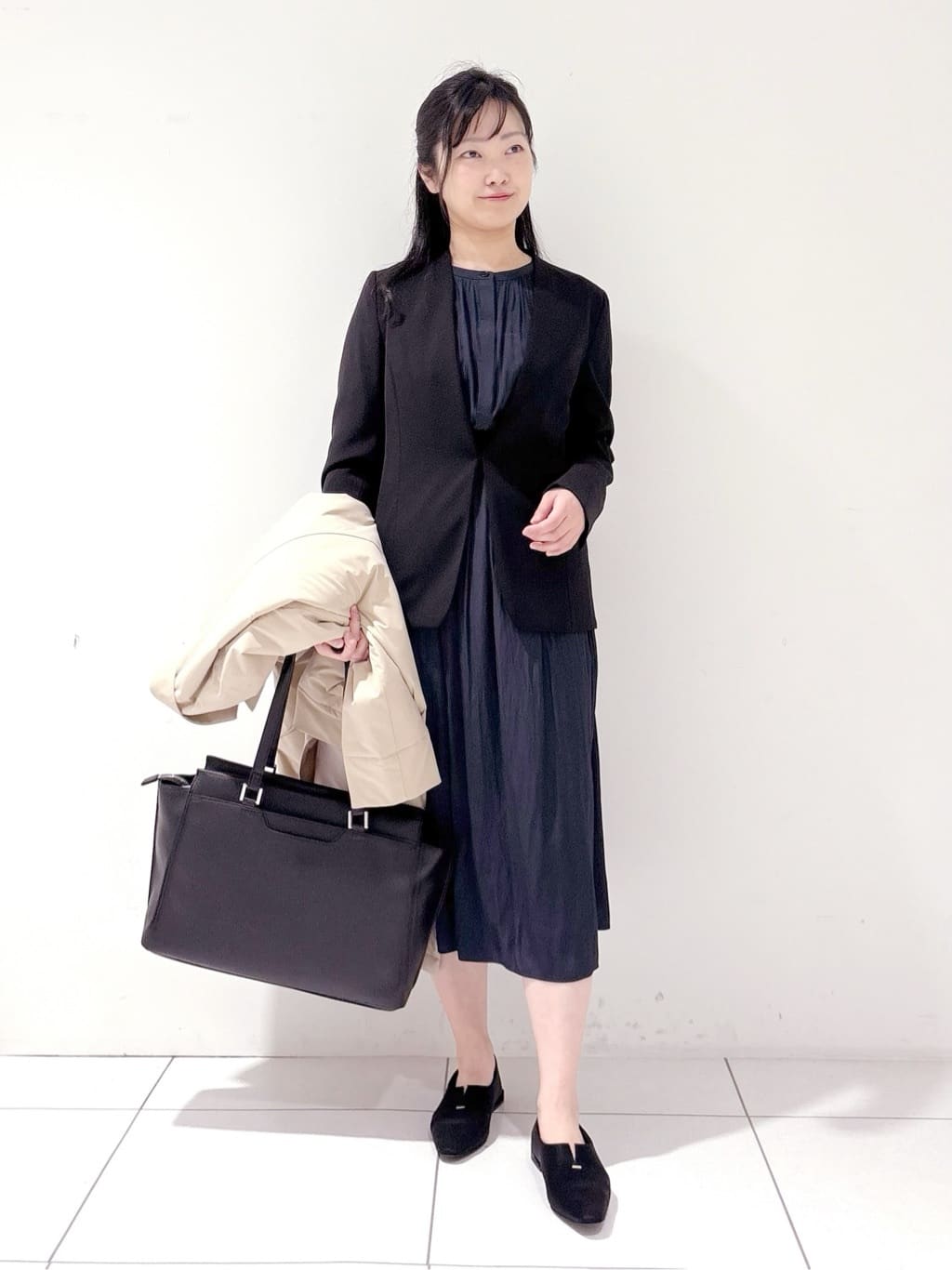momokoさんの「INDIVI｜【洗える／UVケア／スーツ】ストレッチノーカラージャケット」を使ったコーディネート