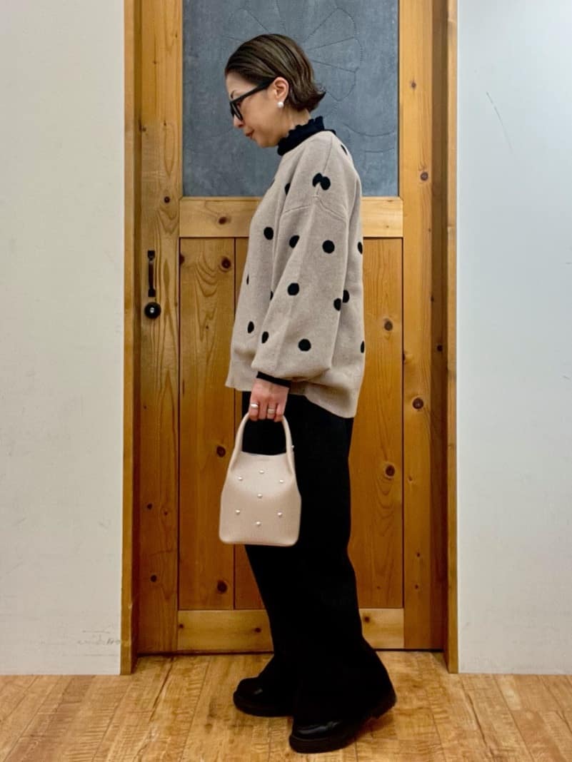 ゆみさんの「SHOO･LA･RUE｜【洗濯機可/S-LL】 フラップイージーワイドパンツ」を使ったコーディネート