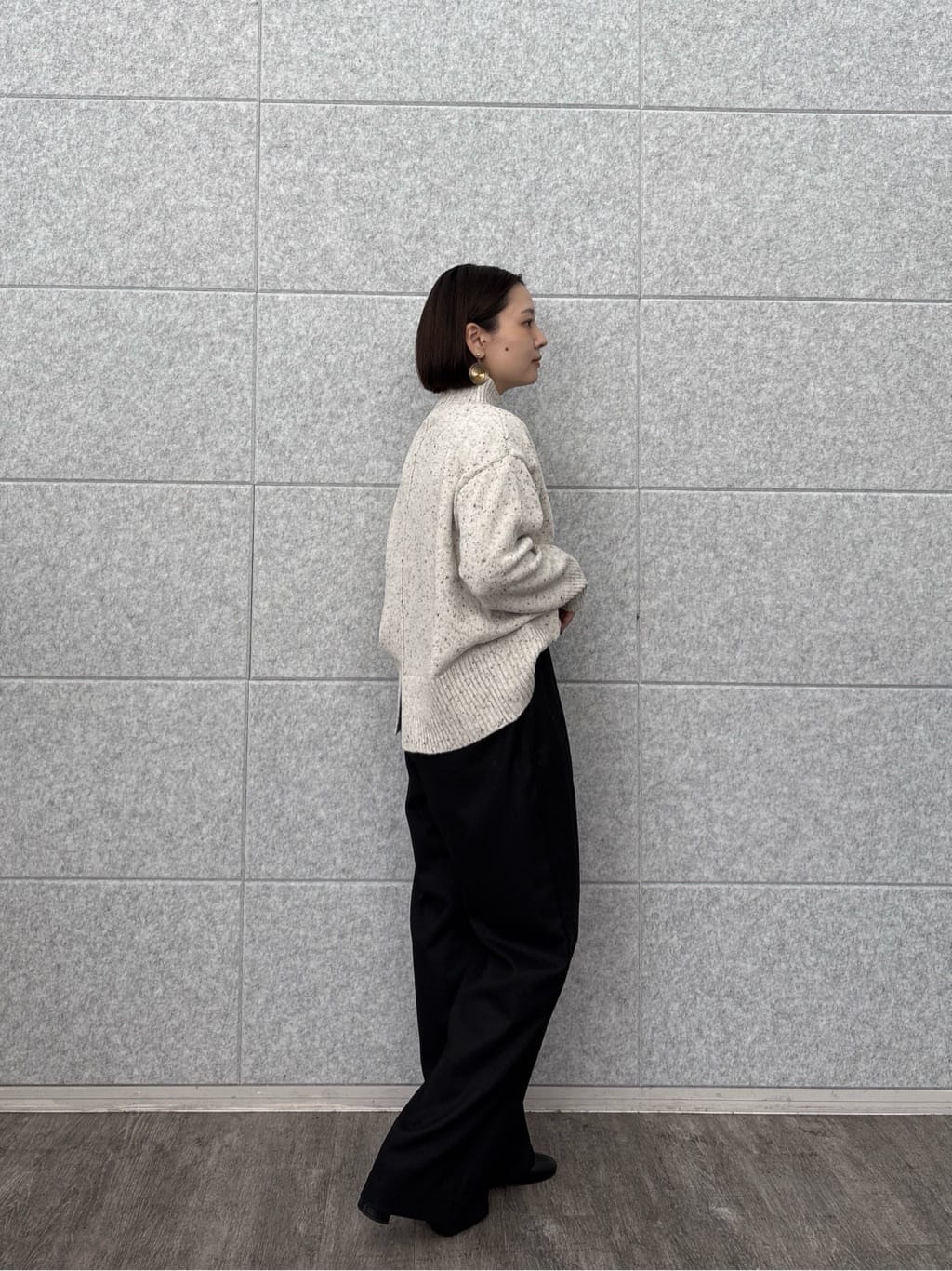ayanoさんの「INDIVI｜Comfy SET UP｜イージーストレートスラックス【セットアップ対応／通勤／カセット服】」を使ったコーディネート