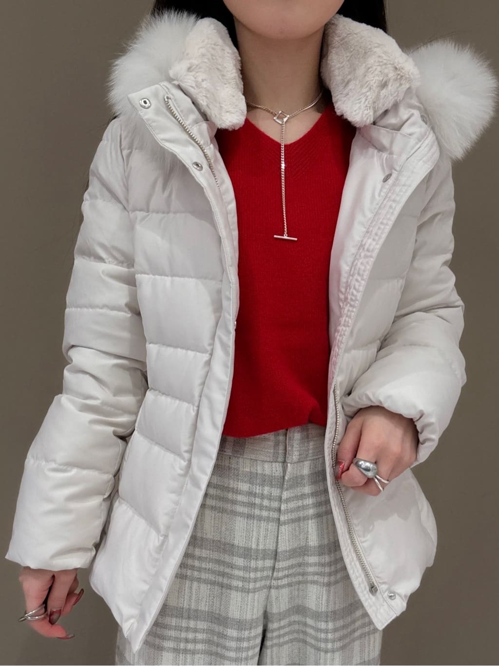 KEIKOさんの「INDIVI｜【名品／撥水／抗菌防臭】ショート丈リサイクルダウンコート」を使ったコーディネート