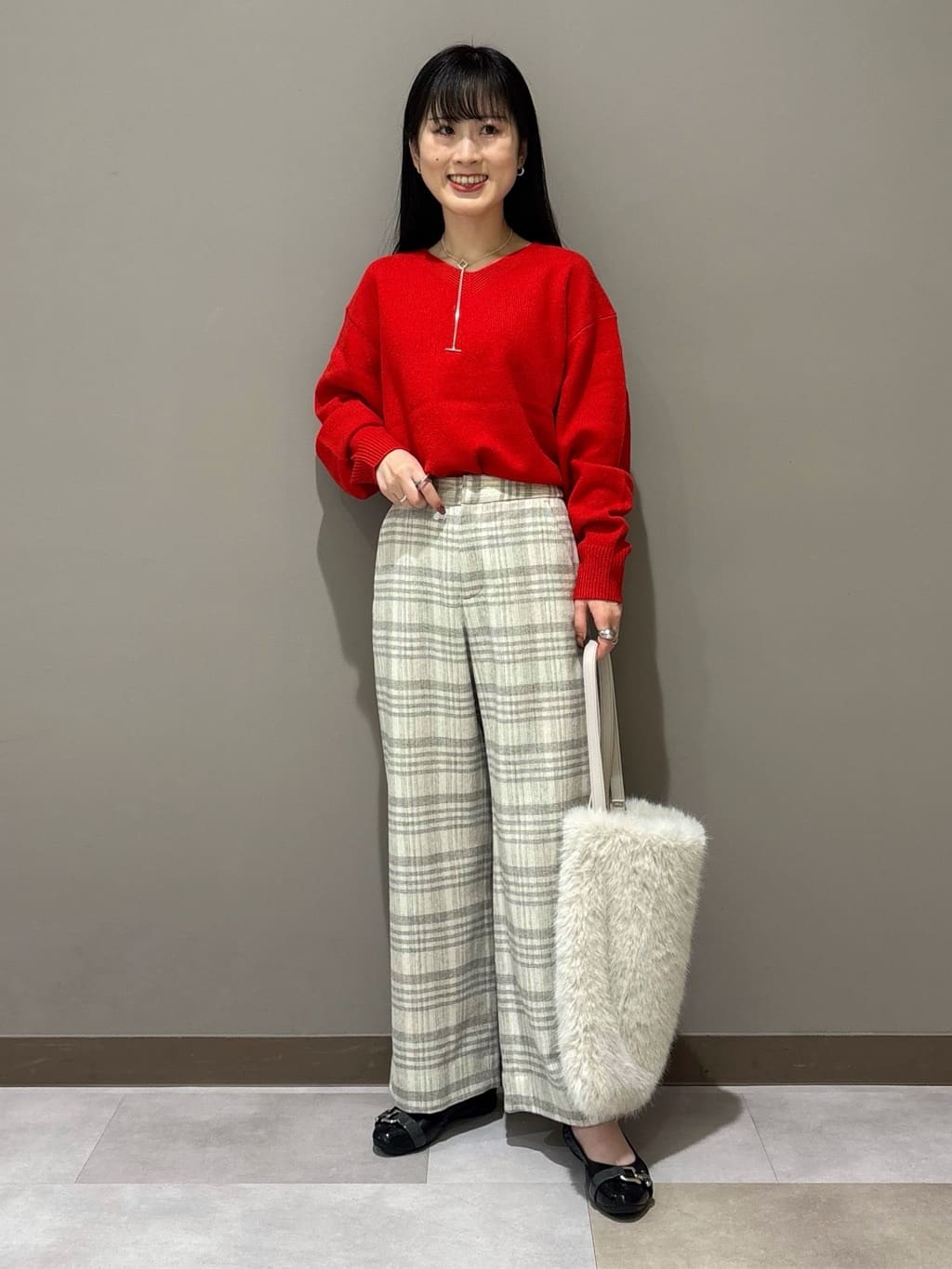 KEIKOさんの「INDIVI｜【名品／撥水／抗菌防臭】ショート丈リサイクルダウンコート」を使ったコーディネート