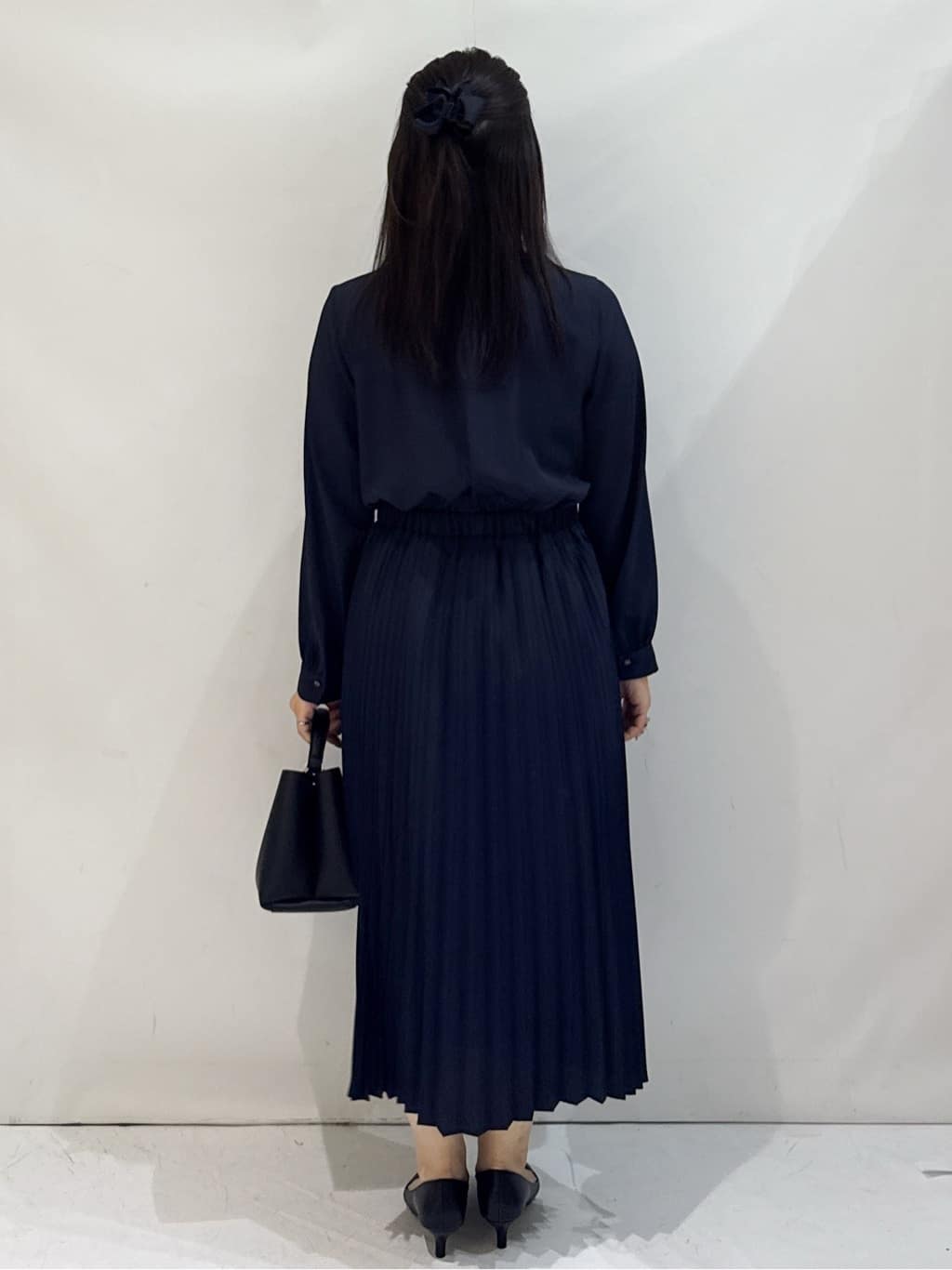 nakkoさんの「OPAQUE.CLIP｜《通勤対応》ジョーゼットプリーツワンピース【洗濯機OK】」を使ったコーディネート