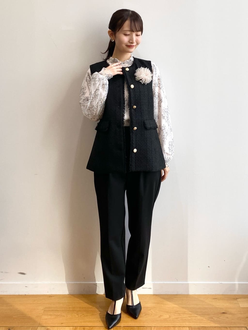 みさかさんの「index｜フリルハイネックレーストップス【洗濯機OK】」を使ったコーディネート