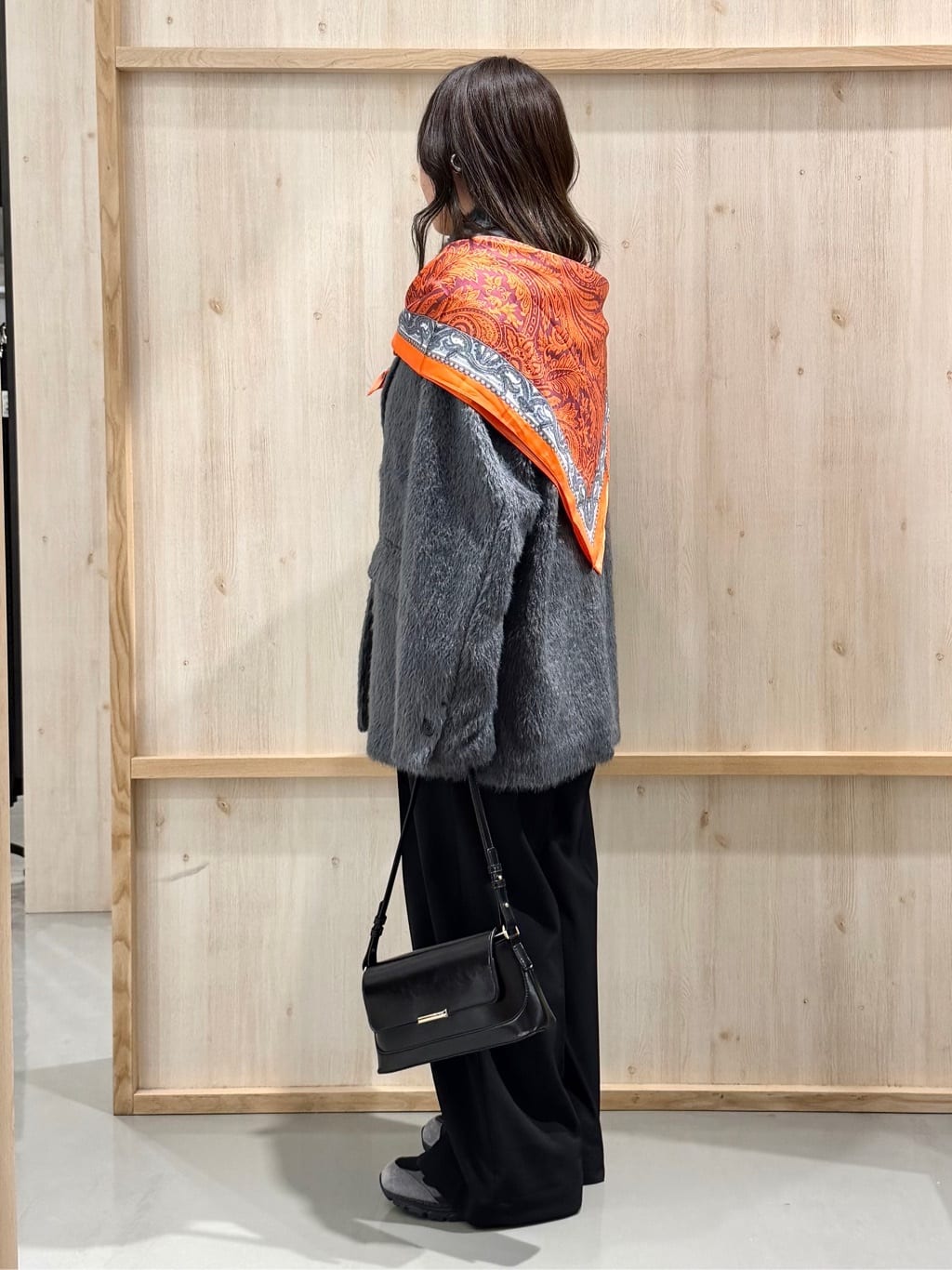nanaさんの「THE SHOP TK｜纏うだけで大人上品 シャギーチェスターハーフコート」を使ったコーディネート