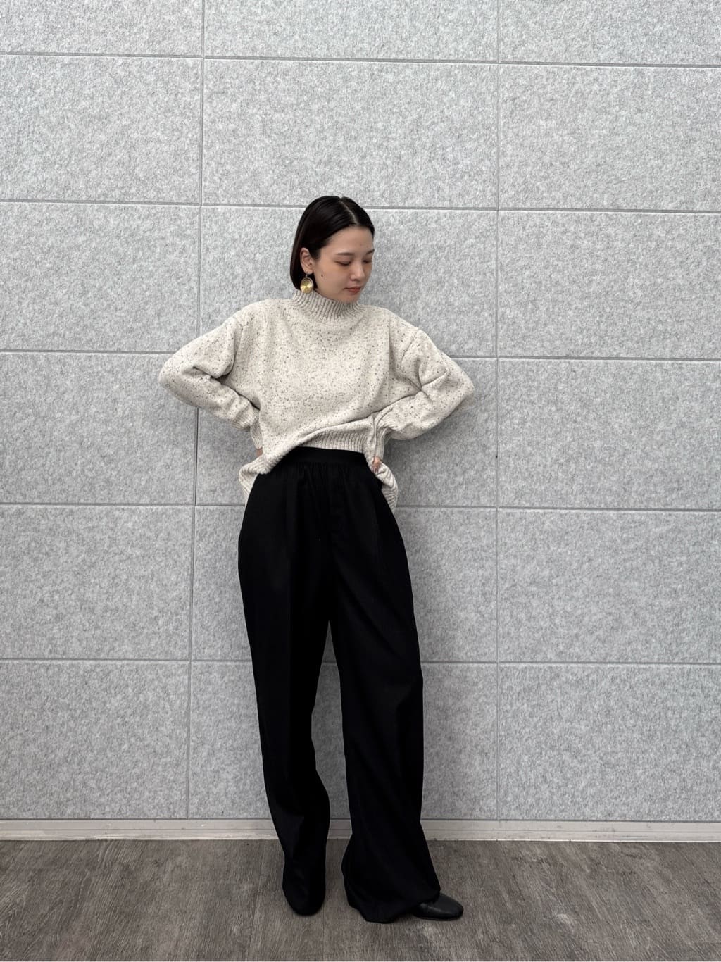 ayanoさんの「INDIVI｜Comfy SET UP｜イージーストレートスラックス【セットアップ対応／通勤／カセット服】」を使ったコーディネート