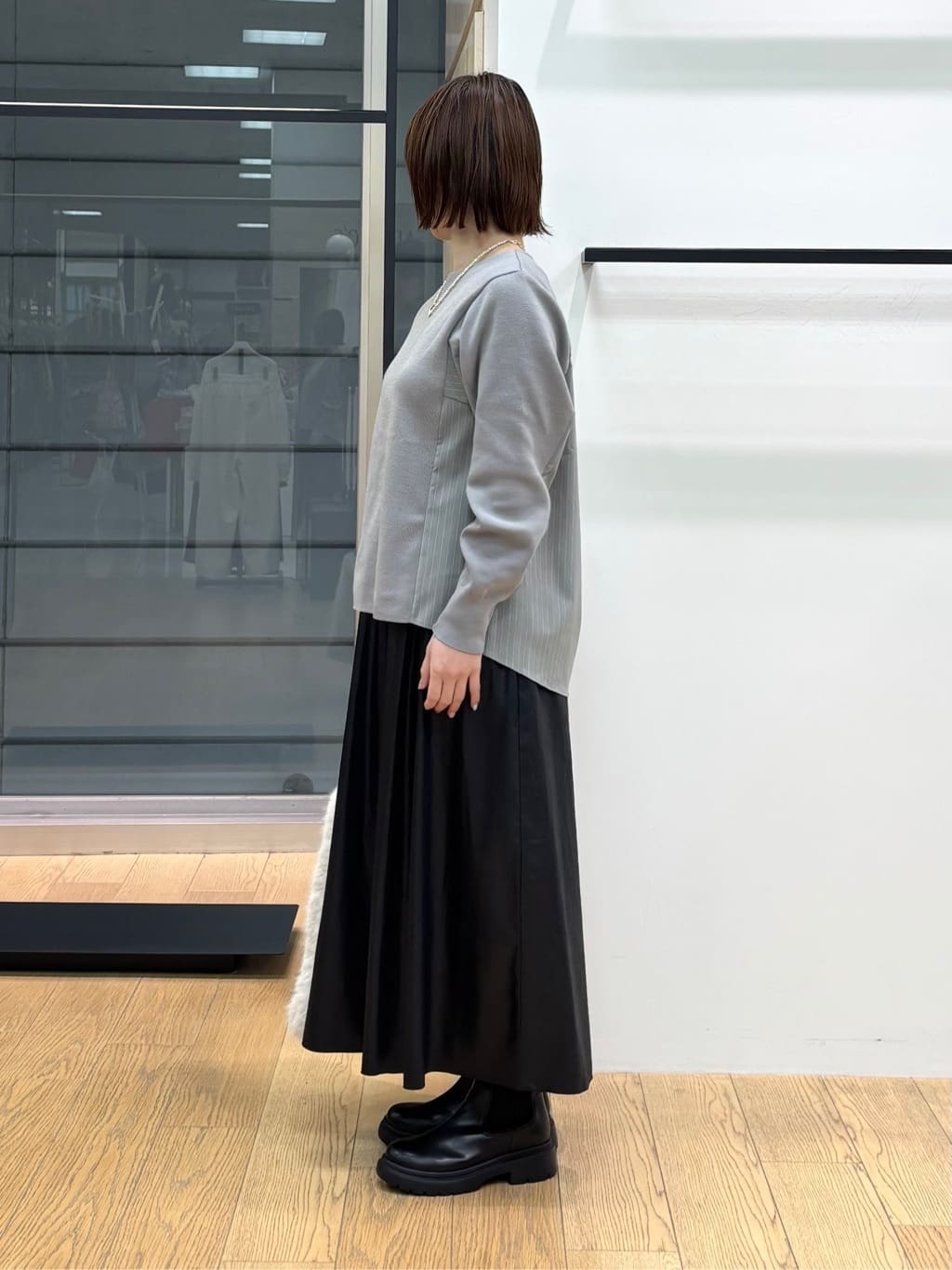 asamiさんの「INDIVI｜【洗える／選べる8色】トーンアップニット」を使ったコーディネート