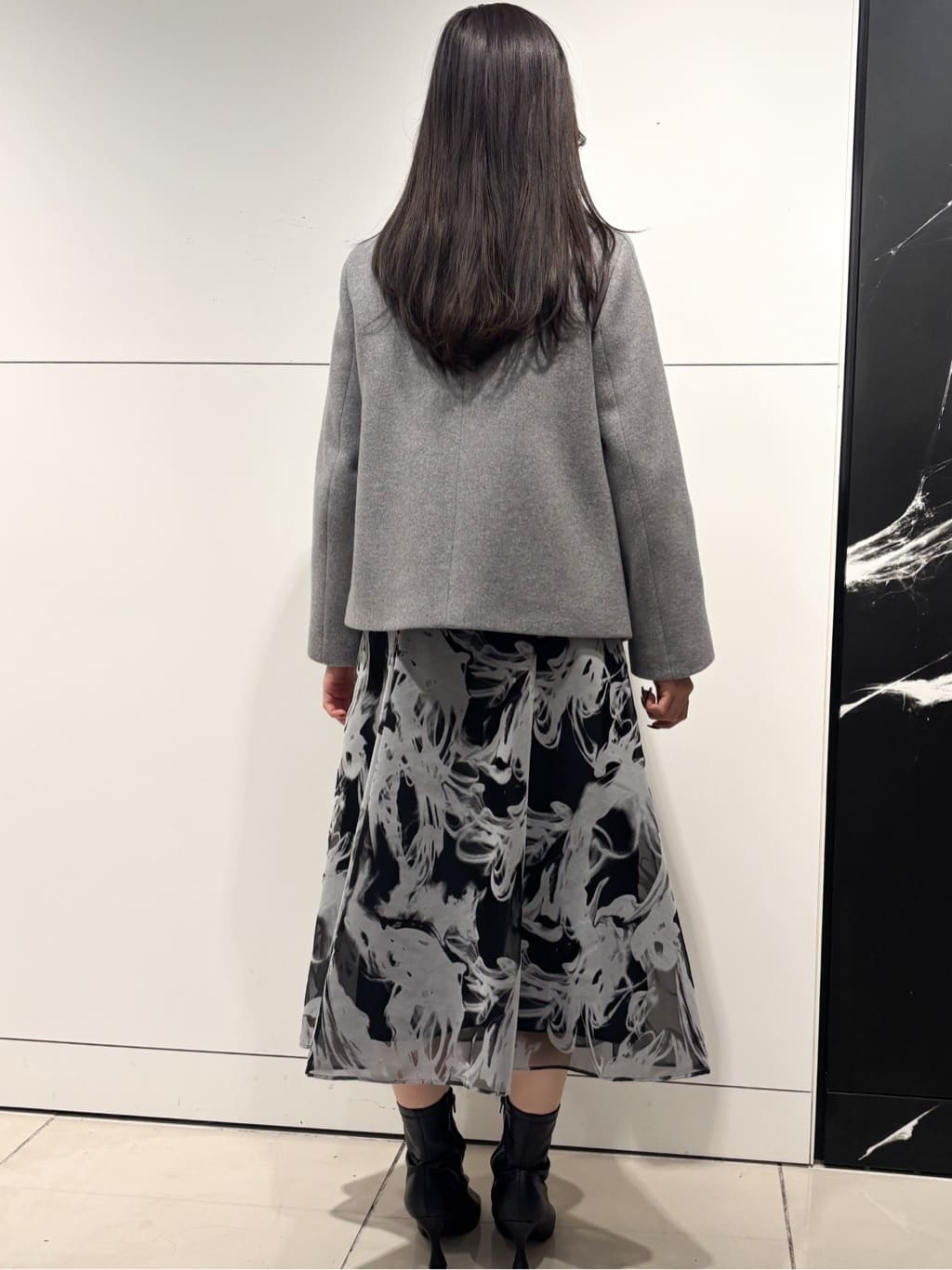 シオンさんの「COUP DE CHANCE｜【手洗い可／日本製】フラワー柄プリントスカート」を使ったコーディネート