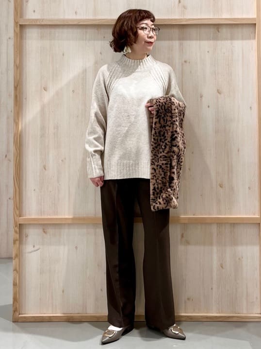 nakoさんの「THE SHOP TK｜ふんわり柔らかきれい色 ウール混ハイネックニット」を使ったコーディネート