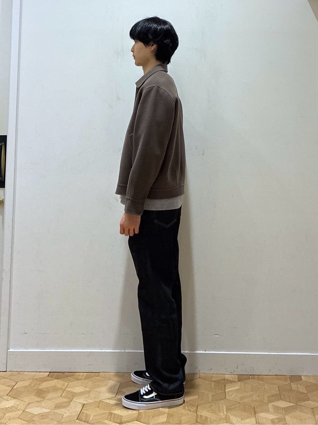 KAZUKIさんの「Dessin｜ウールカシミヤVネック」を使ったコーディネート