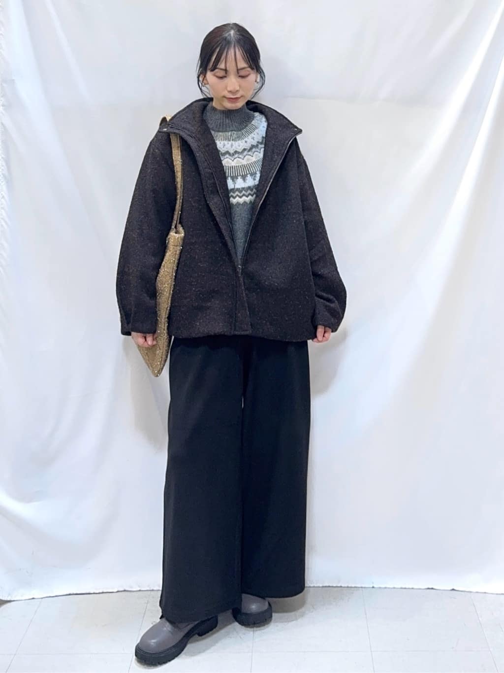 𝐇𝐢𝐫𝐨𝐦𝐢さんの「SHOO･LA･RUE｜【着丈選べる/きっと虜になる】あったかもちもち ワイドパンツ」を使ったコーディネート