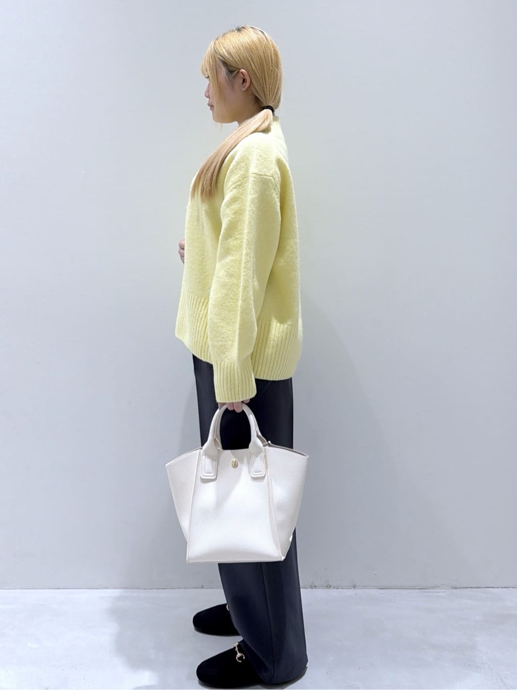 manaさんの「OPAQUE.CLIP｜ふわふわハイネックニット【洗濯機OK】」を使ったコーディネート