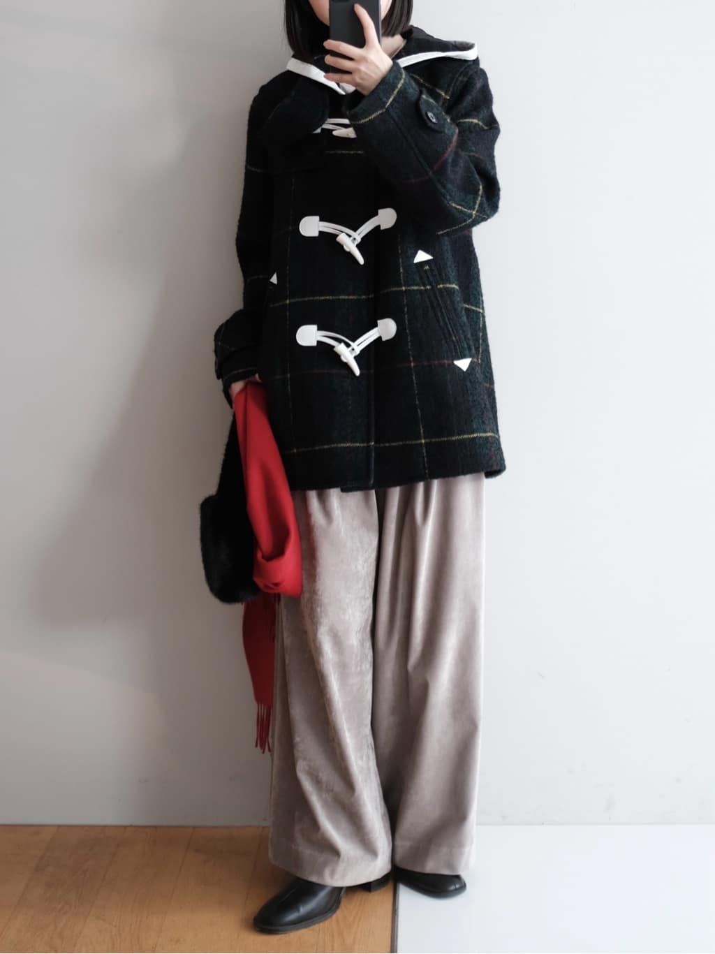 Kishimotoさんの「DRESSTERIOR｜ソフト別珍イージーパンツ」を使ったコーディネート