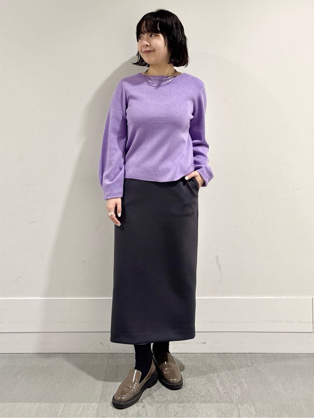 モエカさんの「UNTITLED｜【きれいめ/洗える】ラメ入りワイドボートネックニット」を使ったコーディネート