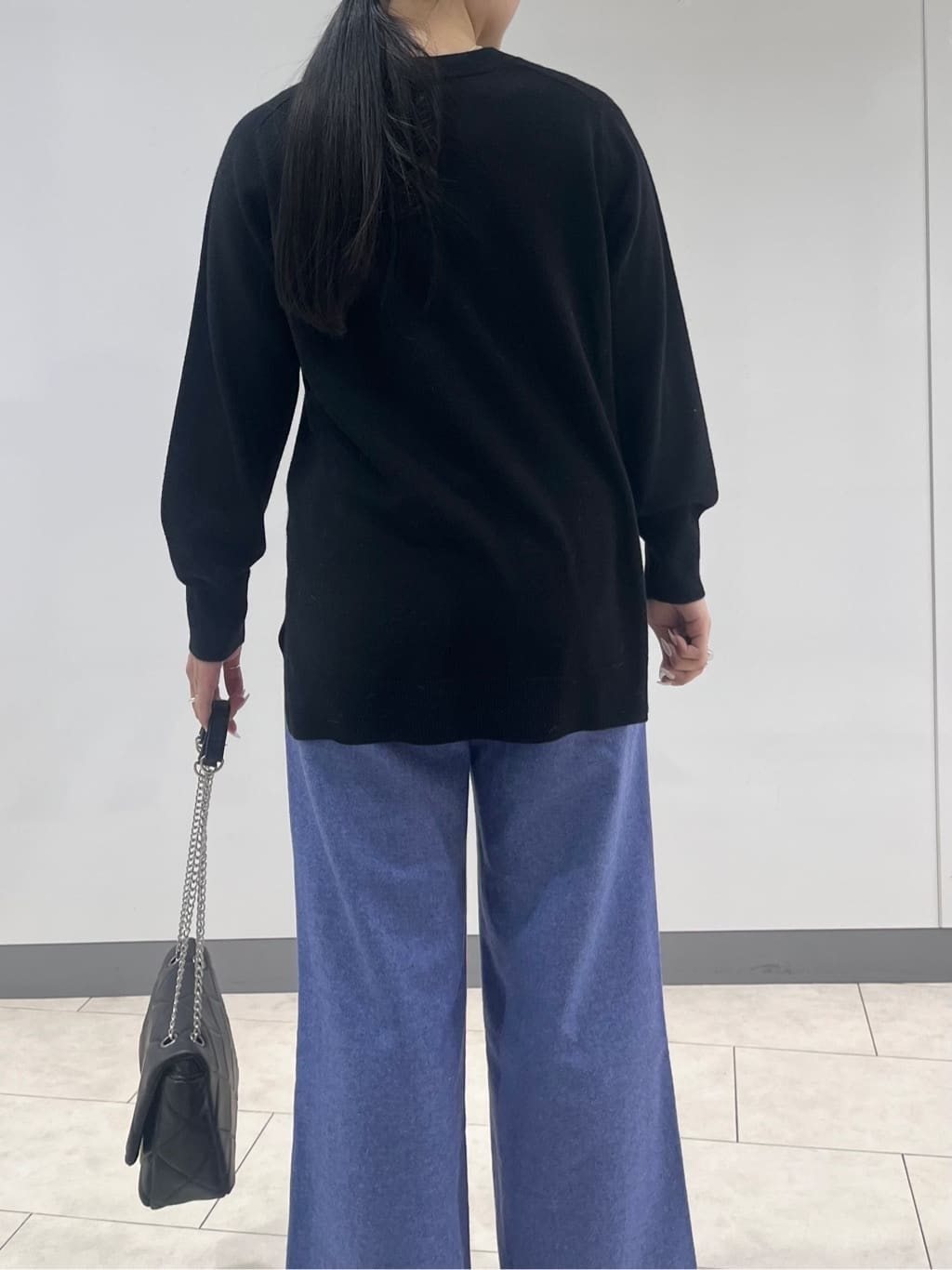 hasuさんの「INDIVI｜【撥水／洗える】ステッチレス ロングダウンコート」を使ったコーディネート