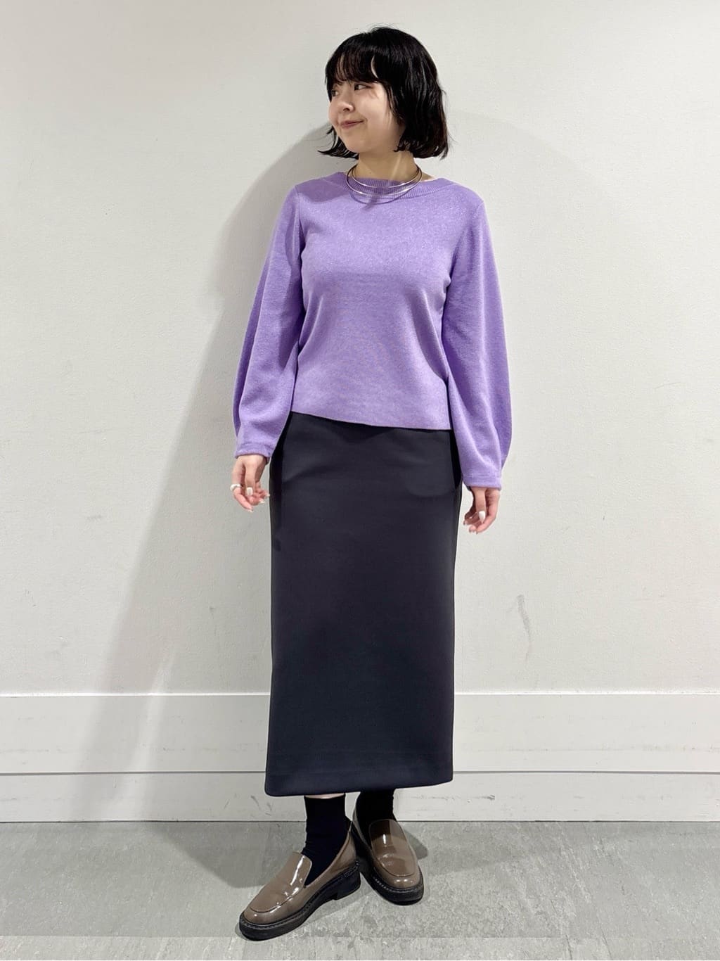 モエカさんの「UNTITLED｜【きれいめ/洗える】ラメ入りワイドボートネックニット」を使ったコーディネート