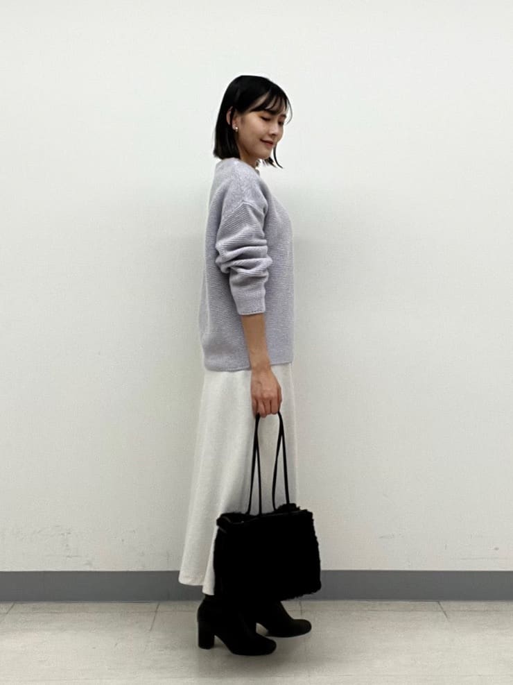 hinanoさんの「INDIVI｜【洗える／大人ラメ】カラーMIXボトルネックニット」を使ったコーディネート