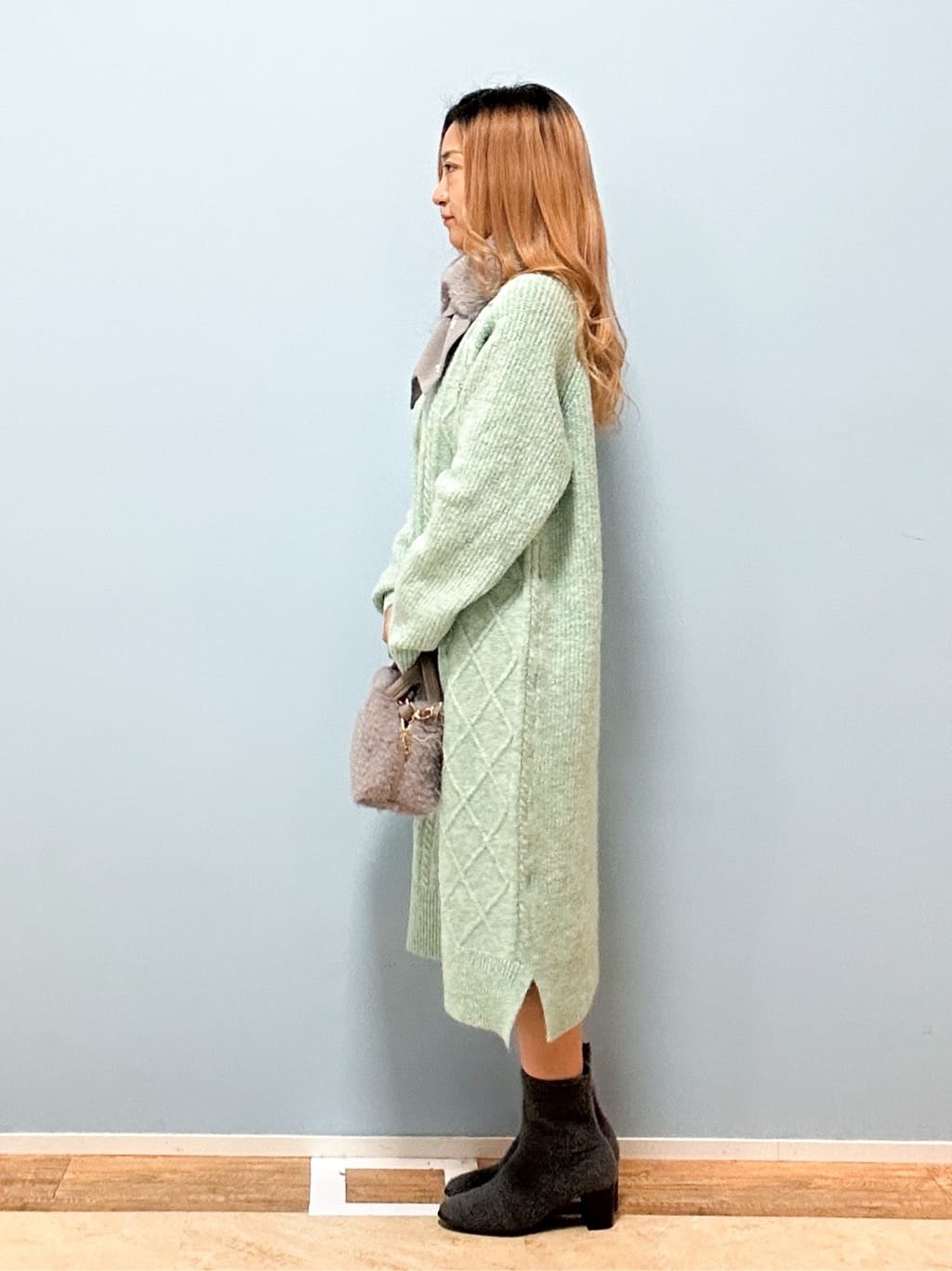 mikoさんの「SHOO･LA･RUE｜【着丈選べる】ケーブル柄ニットワンピース」を使ったコーディネート