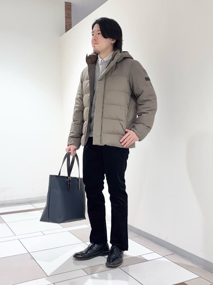 及川さんの「TAKEO KIKUCHI｜カラーコンビ ダウンブルゾン」を使ったコーディネート