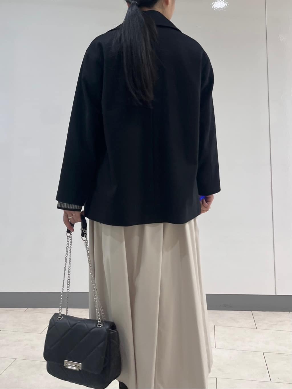 hasuさんの「INDIVI｜【軽やか／ゆったり】ウール混ショートトレンチコート」を使ったコーディネート