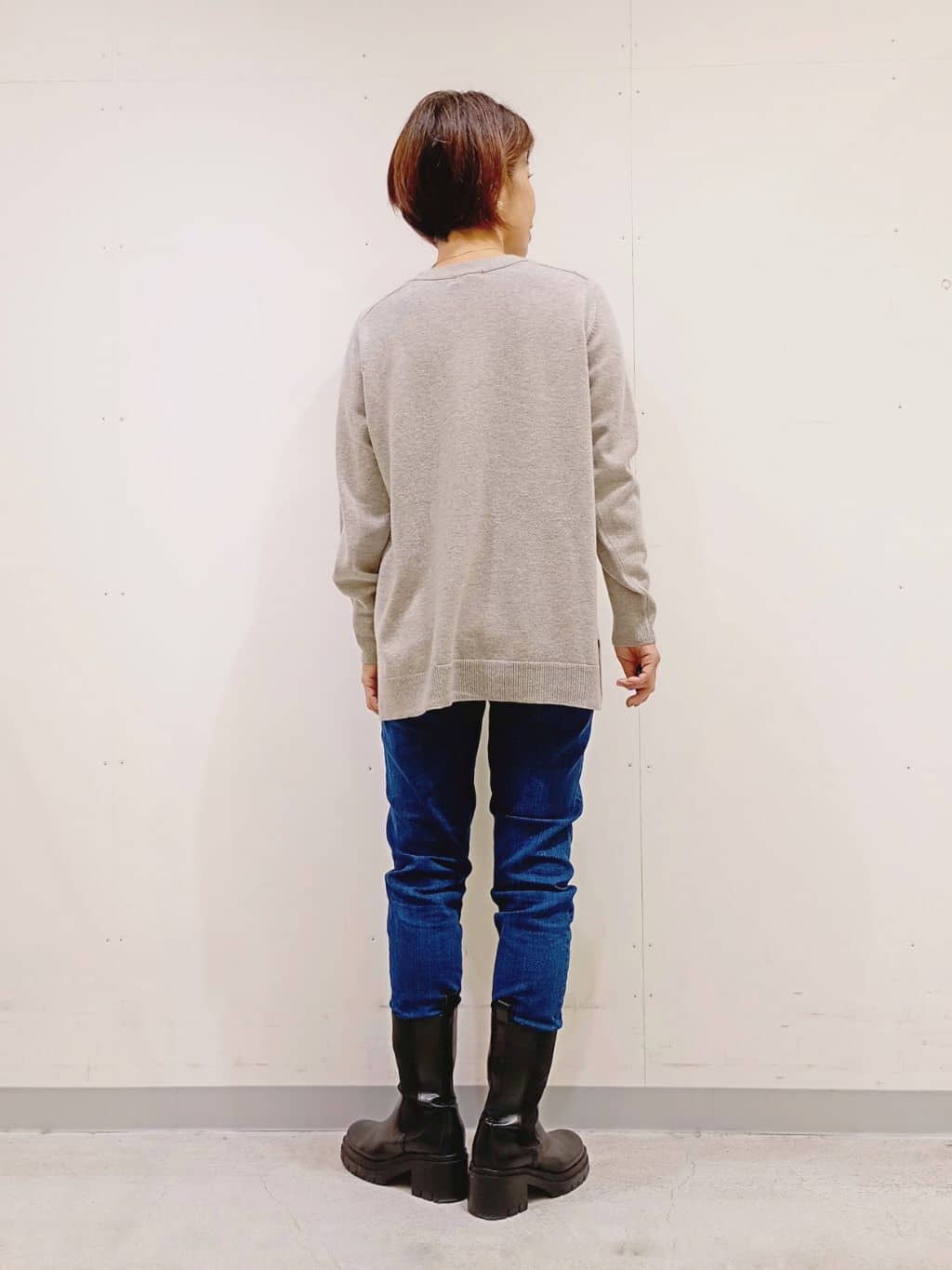 Kさんの「INDIVI｜【洗える／チュニック丈／カシミヤ混】スリットデザインVネックニット」を使ったコーディネート
