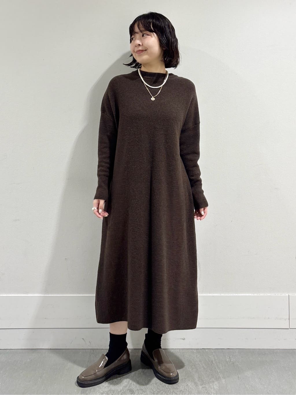 モエカさんの「UNTITLED｜【Made In Japan】ガラスパールレイヤードネックレス」を使ったコーディネート