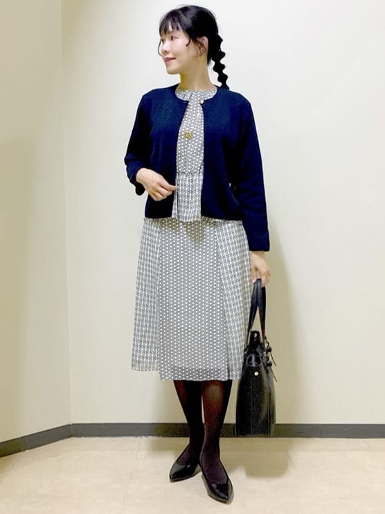  beni_gingerさんの「Reflect｜【きちんと見え／セットアップ可／通勤におすすめ◎】ペプラムプリントブラウス」を使ったコーディネート