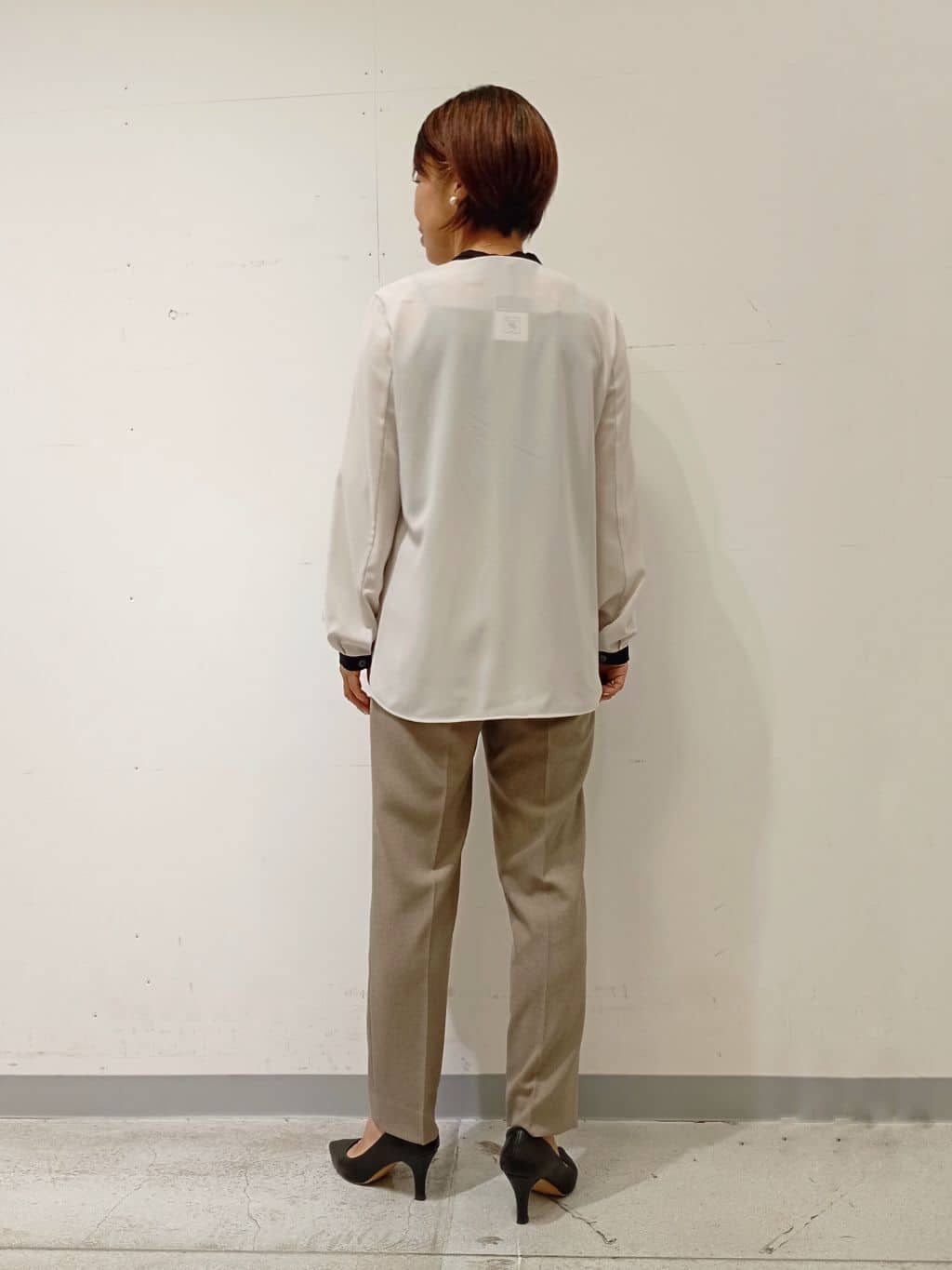 Kさんの「INDIVI｜【洗える／通勤／スーツ】メランジストレッチ テーパードパンツ」を使ったコーディネート