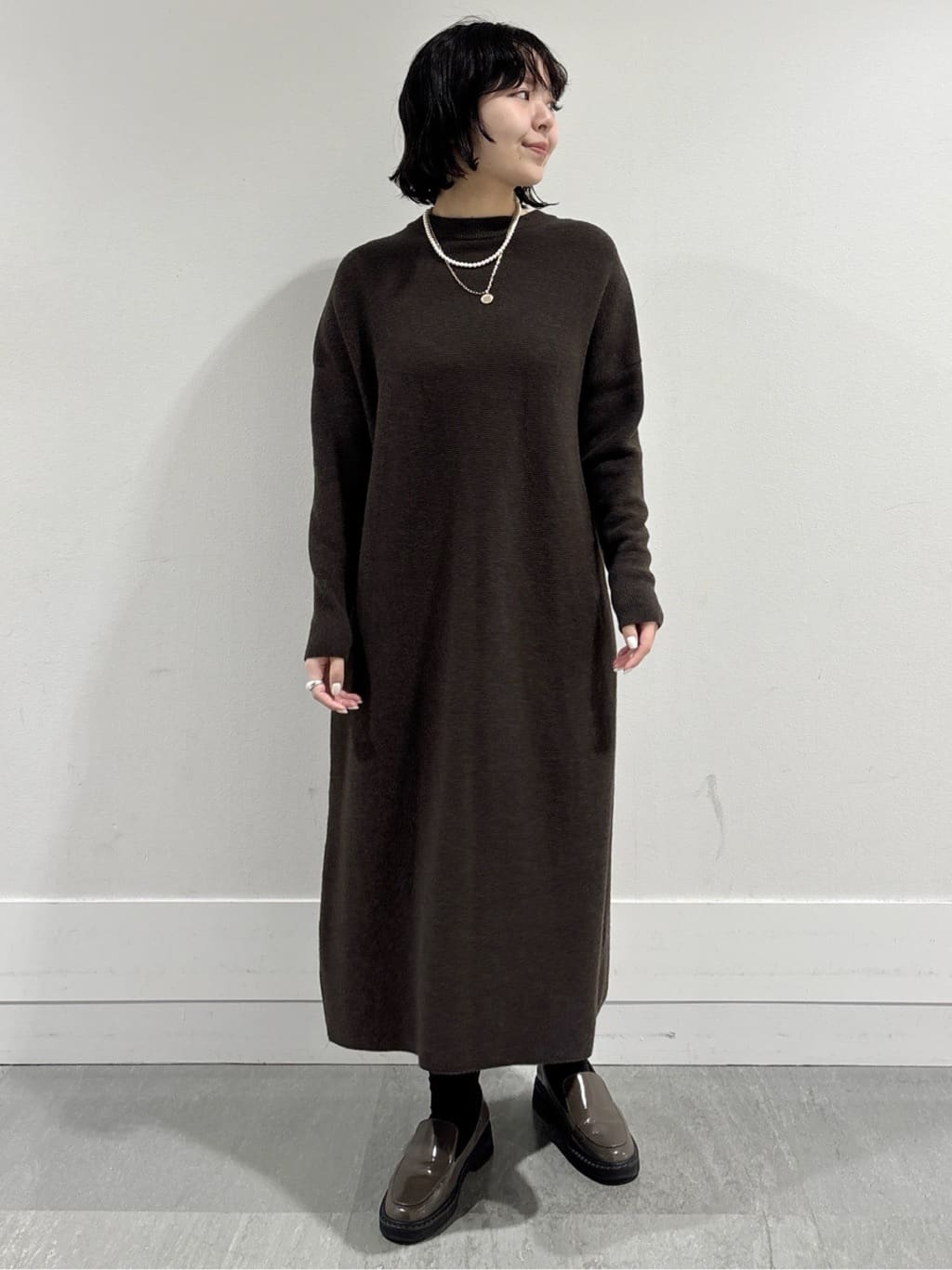 モエカさんの「UNTITLED｜【Made In Japan】ガラスパールレイヤードネックレス」を使ったコーディネート