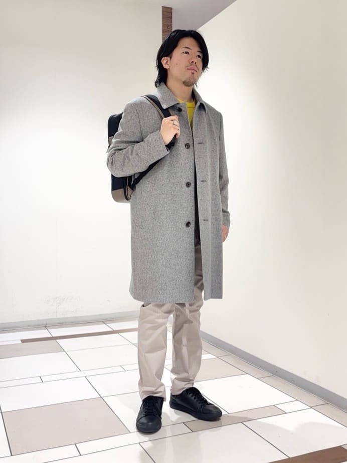 及川さんの「TAKEO KIKUCHI｜カシミヤブレンド ビーバー調ステンカラーコート」を使ったコーディネート