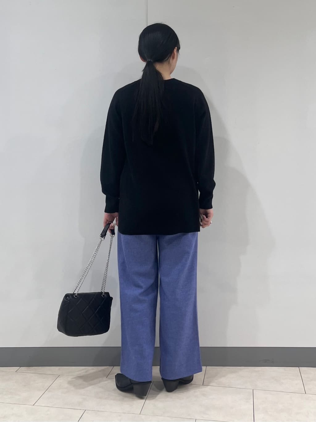 hasuさんの「INDIVI｜【撥水／洗える】ステッチレス ロングダウンコート」を使ったコーディネート