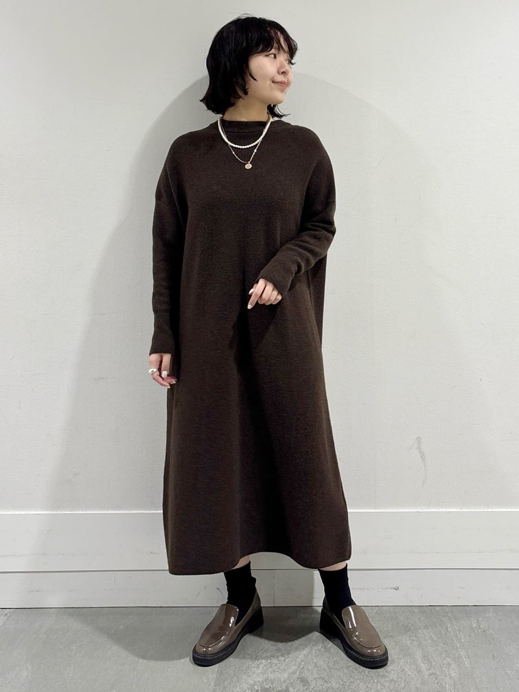 モエカさんの「UNTITLED｜【Made In Japan】ガラスパールレイヤードネックレス」を使ったコーディネート